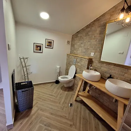 Casadani Studio Ana, Tomar Carregueiros